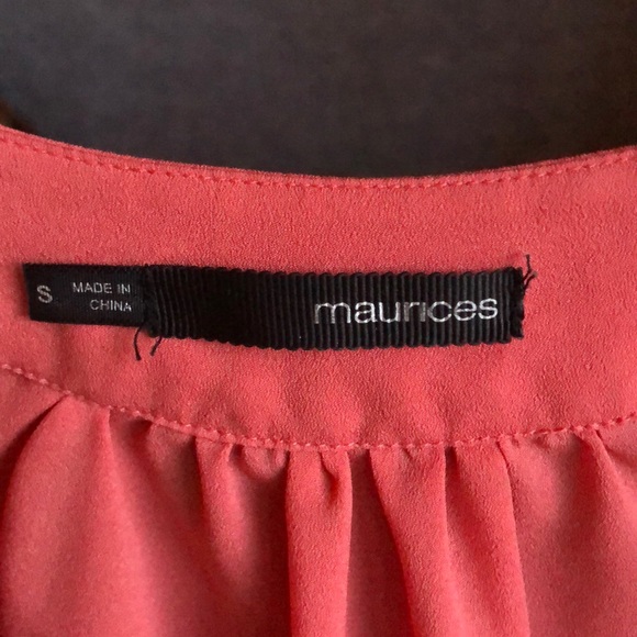 Maurice’s top with v neck detail - Picture 2 of 6